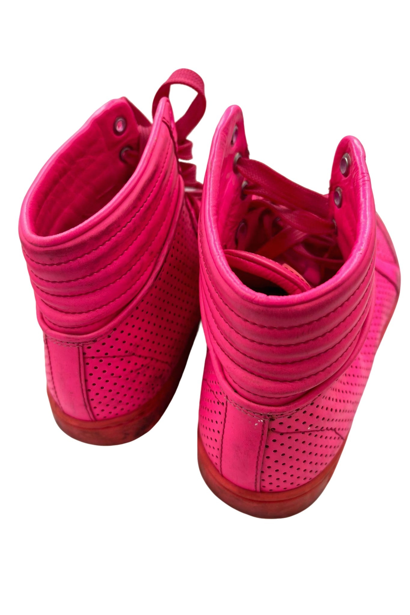 Tenis rosa alto perforado | Talla 36 EU (23 MX)