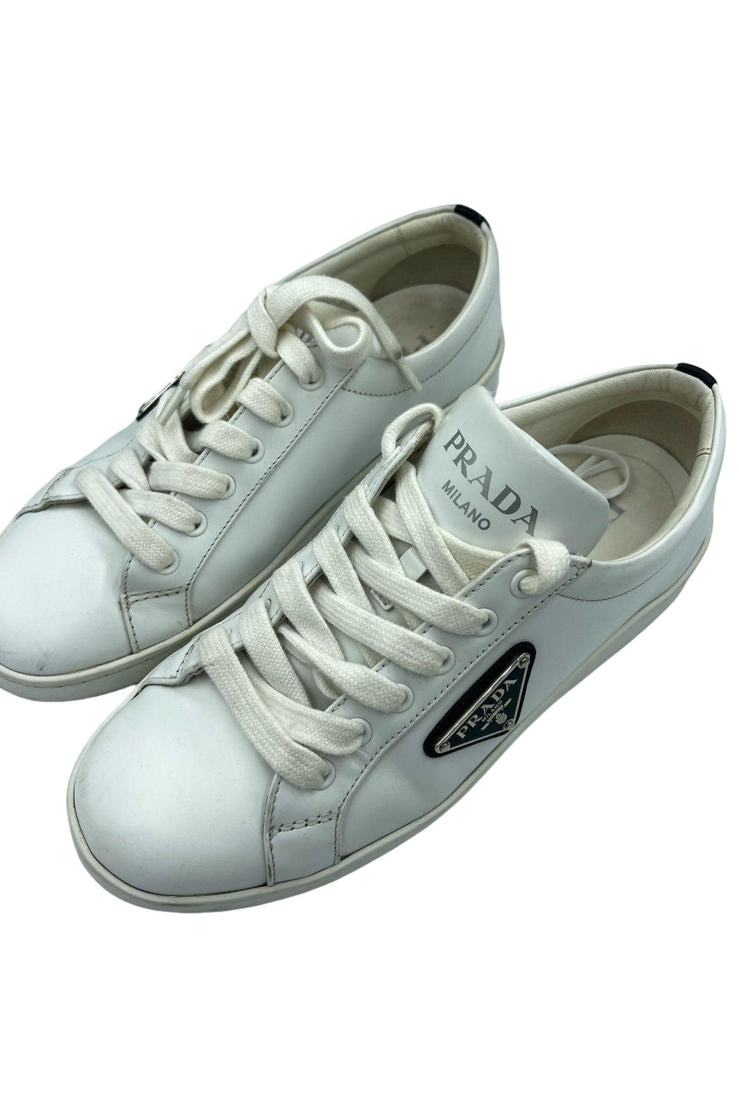 Tenis Prada Blancos de Piel con Logo Negro | Talla 23 MX