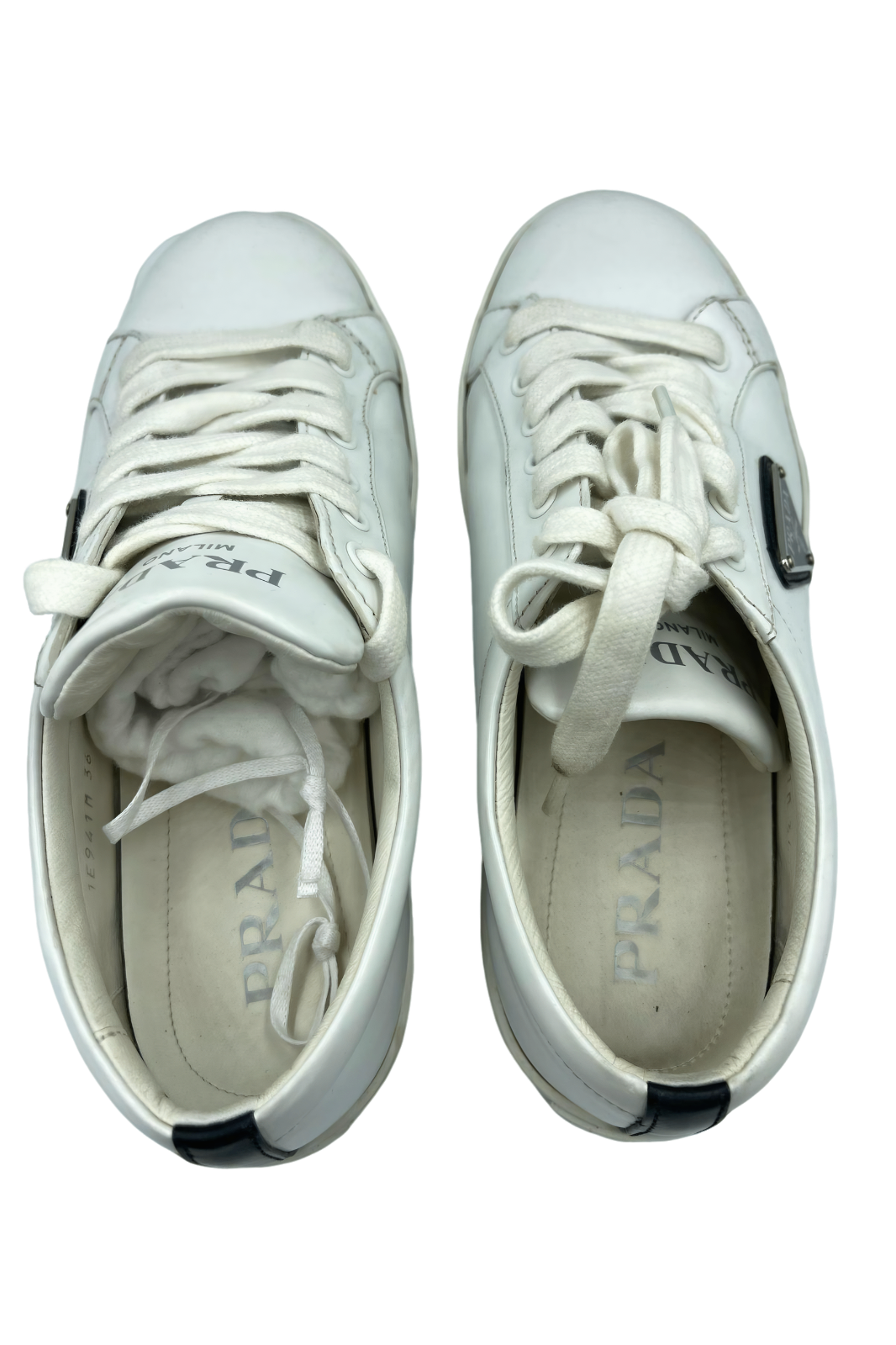 Tenis Prada Blancos de Piel con Logo Negro | Talla 23 MX