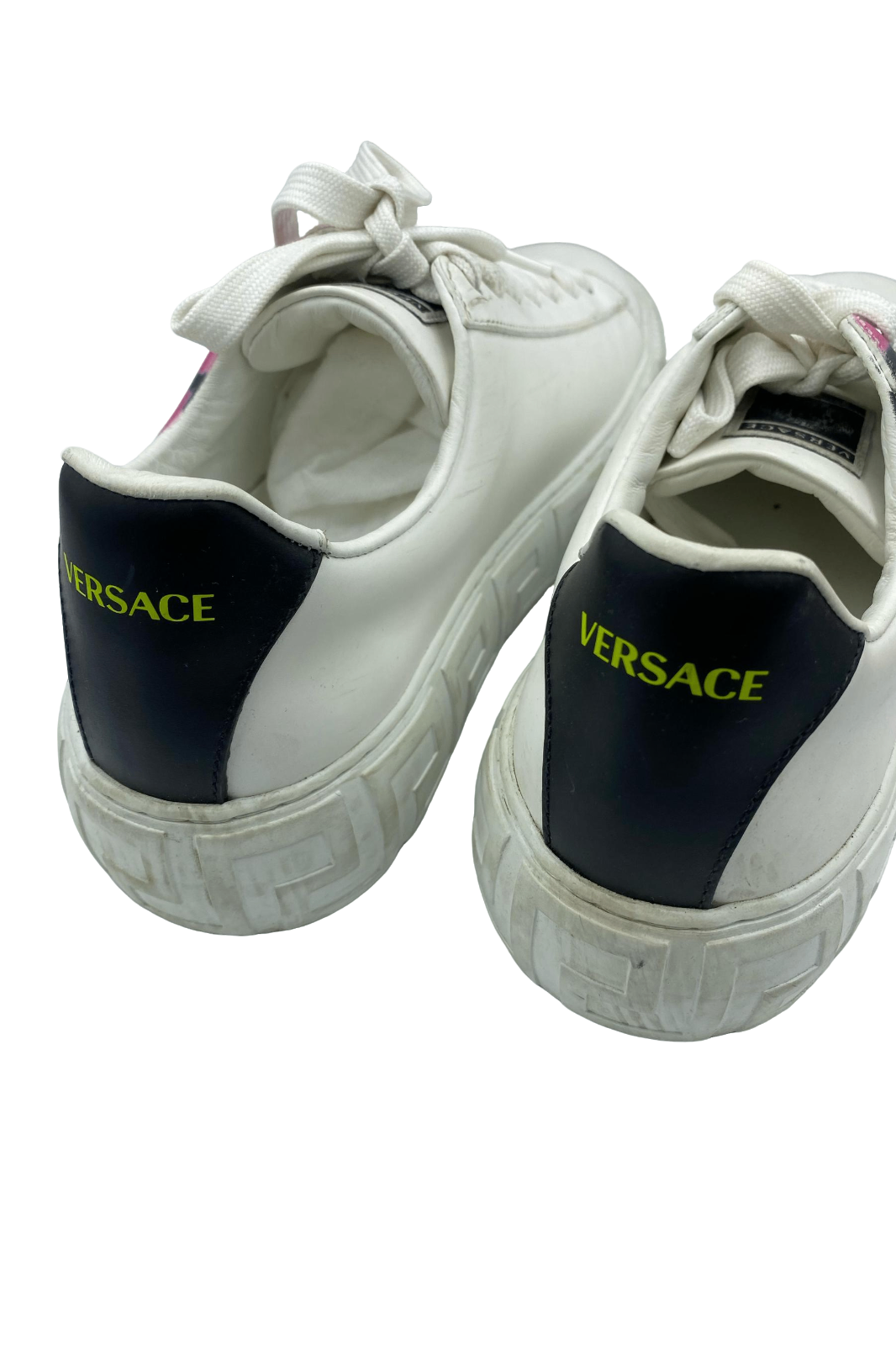 Tenis blancos con diseño gráfico rosa y negro | Talla 39.5EU (25MX)