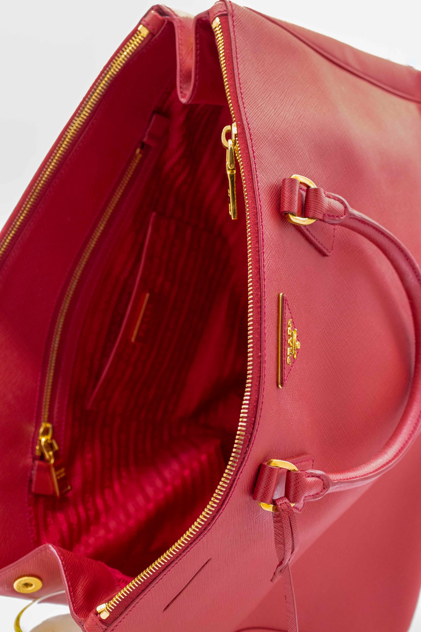 Prada | Bolsa de mano Roja en Cuero