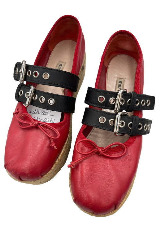 Miu Miu Bailarina Roja con Hebillas | Talla 36 EU (23MX)