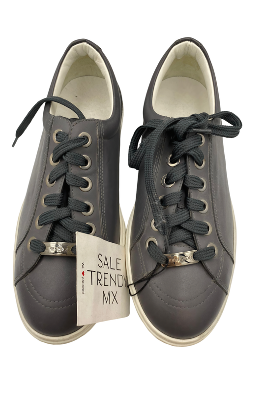 Tenis negros con estrellas metálicas | Talla 26 MX