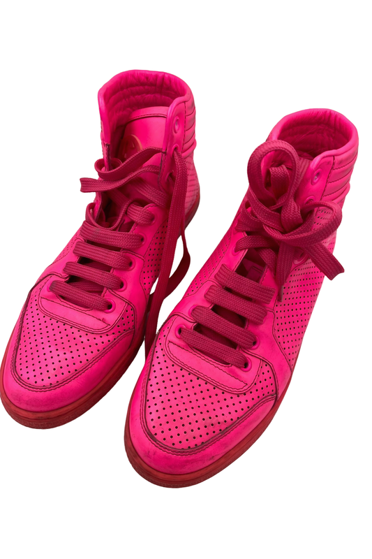 Tenis rosa alto perforado | Talla 36 EU (23 MX)