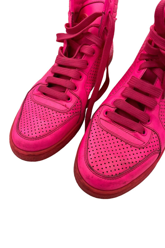 Tenis rosa alto perforado | Talla 36 EU (23 MX)
