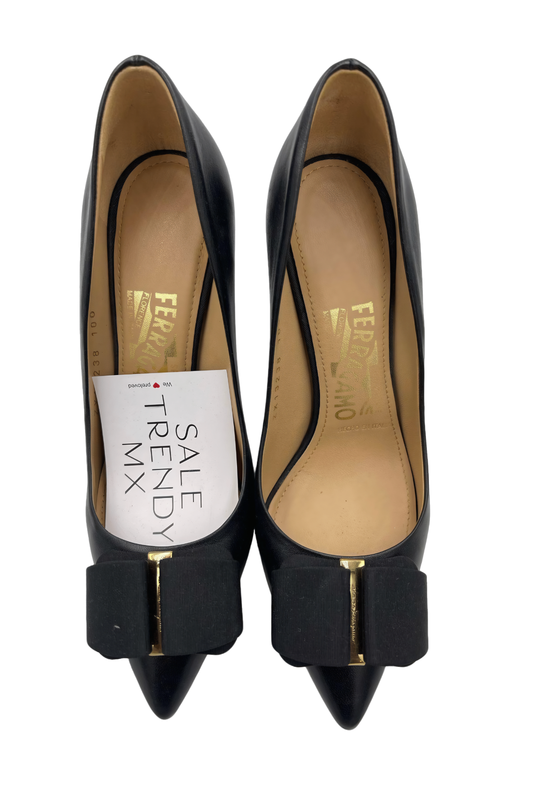 Tacones Salvatore Ferragamo Negros con Moño Vara | Talla 22.5 MX