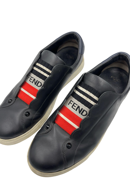 Tenis Fendi Slip-On Negro con Detalles Rojos | Talla 24 y 25 MX